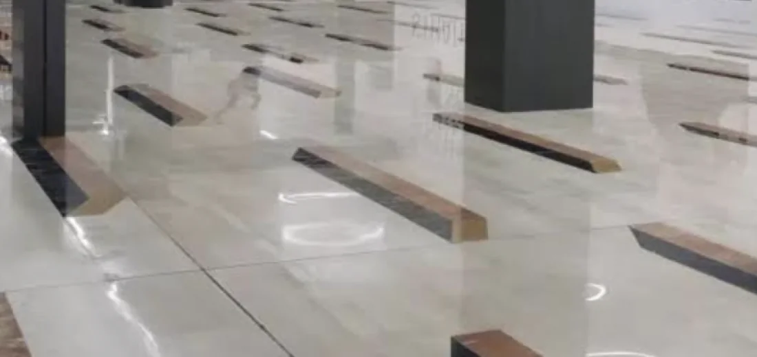 Pavimentazione in marmo del Centro Coop di Empoli realizzata da Alfonso Marino